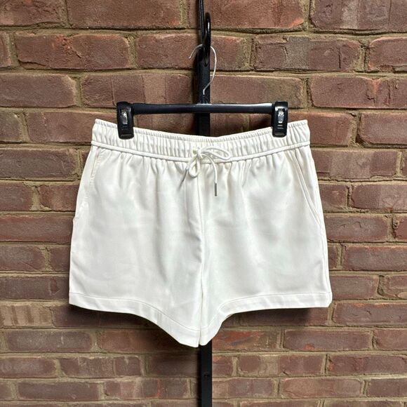 Double Zero Women’s Cream Pleather Drawstring Shorts Size Large NEW - Picture 1 of 8